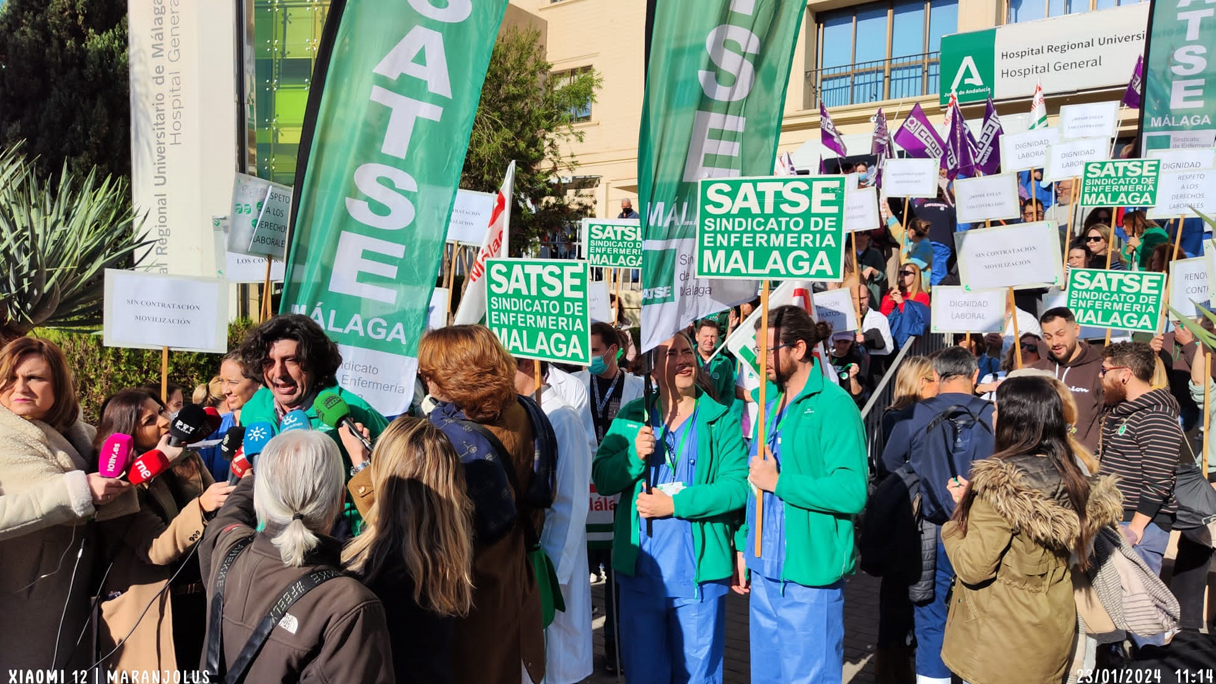 protesta en Málaga por ausencia de renovación contratos
